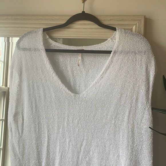 FREE PEOPLE white short sleeve sweater (XS) ✨ - Picture 2 of 8